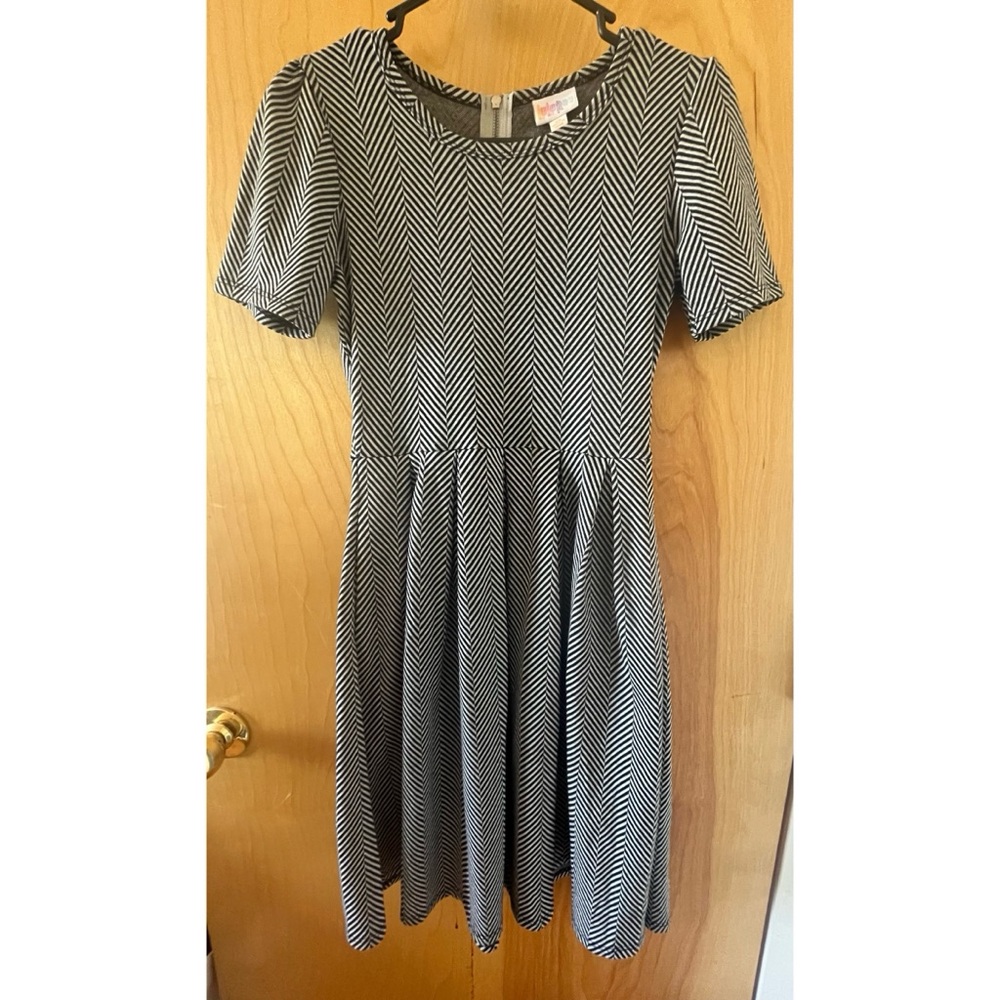 LuLaRoe Gray/Black Patterned Amelia Dress